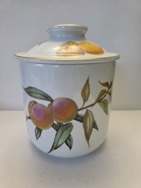 1961 Royal Worcester Evesham White Porcelain Dish with Fruit Backstamp
